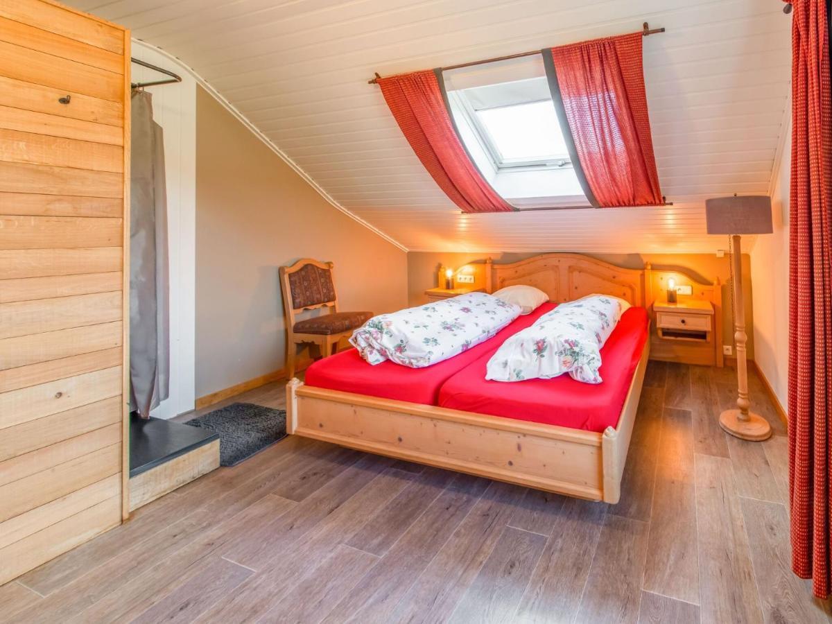 Luxurious House With Sauna In A Farm In Bastogne Bagian luar foto